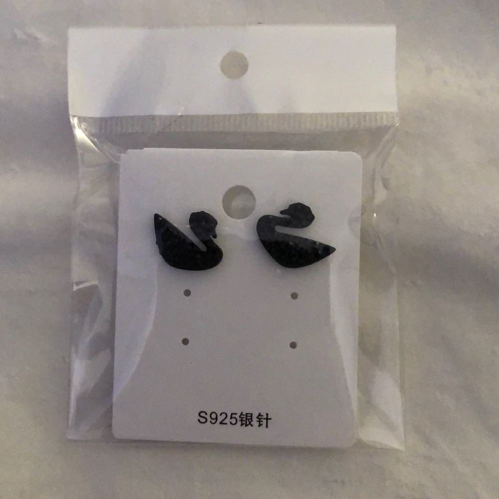 Black swan earrings